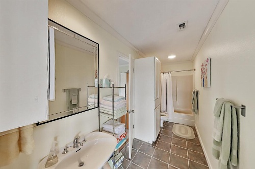 Lake Home w/ Private Hot Tub & Stunning Views home image 9